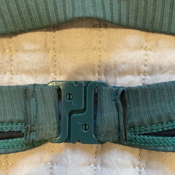 Triangle two-piece top - Picture 4 of 7